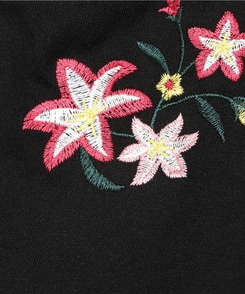 Honeys(ハニーズ)の「刺繍入りTシャツ(Tシャツ/カットソー・レディース・ブラック/カーキ/ホワイト×ブラック/ピンク/オフホワイト/オレンジ・S/M/L)」の13枚目の写真