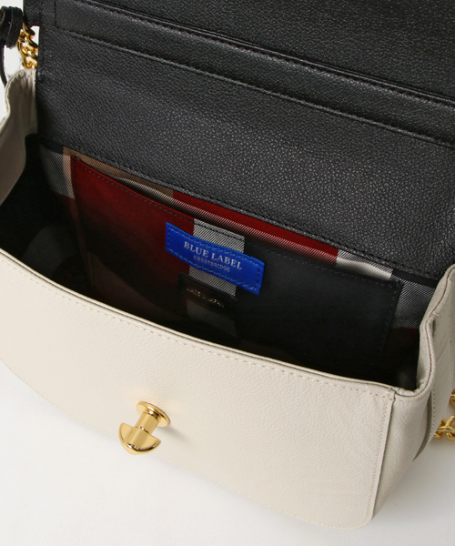 BLUE LABEL CRESTBRIDGE（ブルーレーベルクレストブリッジ）の「ミニレザーバッグ（ショルダーバッグ・レディース・ブルー/ブラック/イエロー・X）」の10枚目の写真