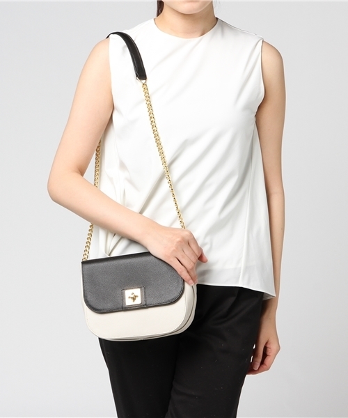 BLUE LABEL CRESTBRIDGE（ブルーレーベルクレストブリッジ）の「ミニレザーバッグ（ショルダーバッグ・レディース・ブルー/ブラック/イエロー・X）」の11枚目の写真