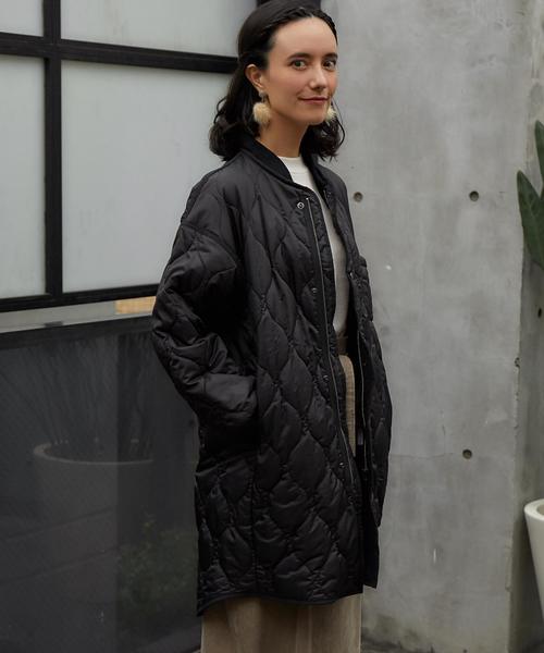 green label relaxing（グリーンレーベルリラクシング）の「[WEB限定] CB ウラサーマルキルティング ロング ジャケット ◆（ミリタリージャケット・レディース・ブラック/オリーブ・38/36）」の2枚目の写真