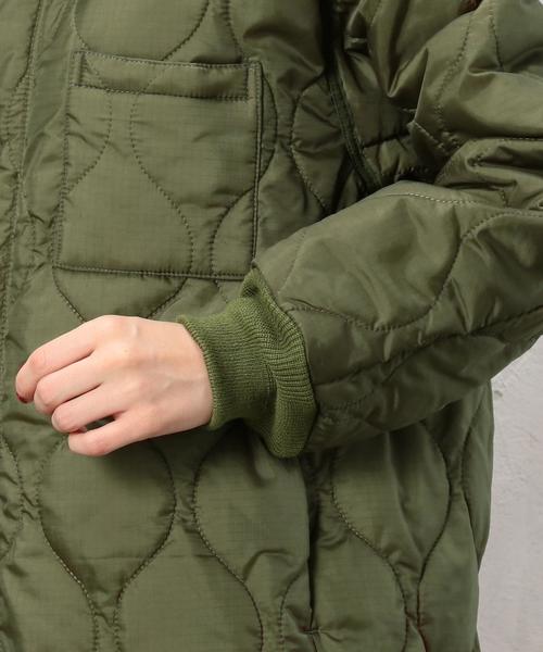 green label relaxing（グリーンレーベルリラクシング）の「[WEB限定] CB ウラサーマルキルティング ロング ジャケット ◆（ミリタリージャケット・レディース・ブラック/オリーブ・38/36）」の19枚目の写真