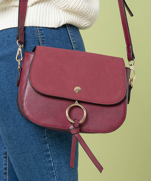 Edit Sheen（エディットシーン）の「リングデザインフラップミニショルダー（ショルダーバッグ・レディース・ブラック/ネイビー/ボルドー/キャメル/グレー・FREE）」の5枚目の写真