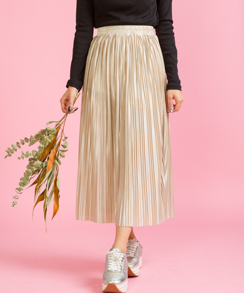 SpRay(スプレイ)の「サテンプリーツスカート(スカート・レディース・ブラック/ベージュ/グレー/ピンク/グリーン/パープル/ライトグレー・FREE)」の4枚目の写真