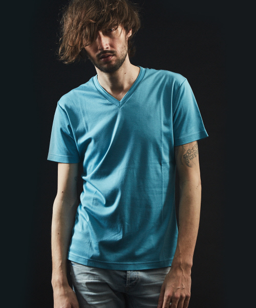 5351 POUR LES HOMMES(ゴーサンゴーイチプールオム)の「【Vネック】プライマリースムース半袖Tシャツ(Tシャツ/カットソー・メンズ・ホワイト/ライトブルー/ブラック/チャコールグレー・44/46/48/50)」の1枚目の写真