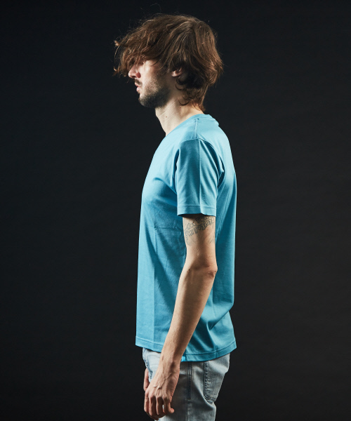 5351 POUR LES HOMMES(ゴーサンゴーイチプールオム)の「【Vネック】プライマリースムース半袖Tシャツ(Tシャツ/カットソー・メンズ・ホワイト/ライトブルー/ブラック/チャコールグレー・44/46/48/50)」の6枚目の写真