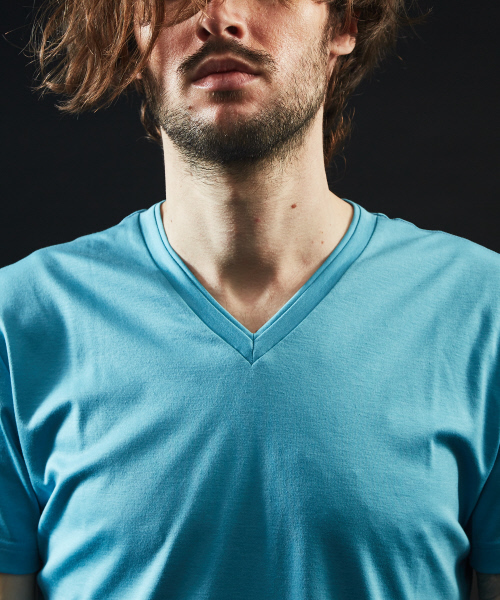 5351 POUR LES HOMMES(ゴーサンゴーイチプールオム)の「【Vネック】プライマリースムース半袖Tシャツ(Tシャツ/カットソー・メンズ・ホワイト/ライトブルー/ブラック/チャコールグレー・44/46/48/50)」の8枚目の写真