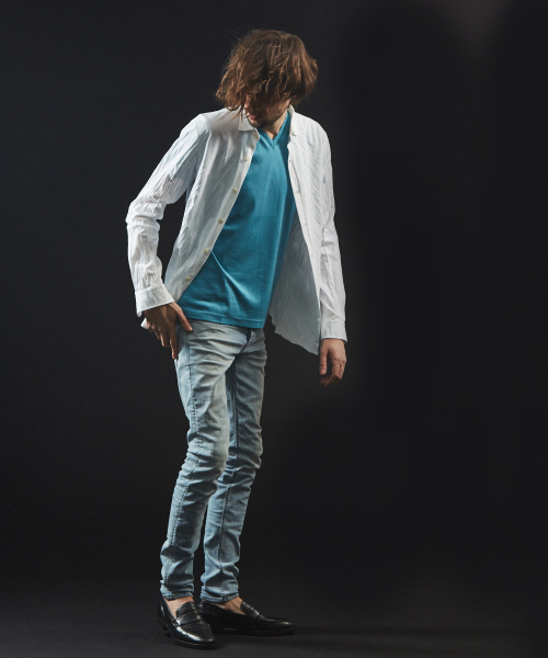 5351 POUR LES HOMMES(ゴーサンゴーイチプールオム)の「【Vネック】プライマリースムース半袖Tシャツ(Tシャツ/カットソー・メンズ・ホワイト/ライトブルー/ブラック/チャコールグレー・44/46/48/50)」の13枚目の写真