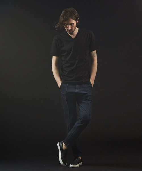 5351 POUR LES HOMMES(ゴーサンゴーイチプールオム)の「【Vネック】プライマリースムース半袖Tシャツ(Tシャツ/カットソー・メンズ・ホワイト/ライトブルー/ブラック/チャコールグレー・44/46/48/50)」の15枚目の写真