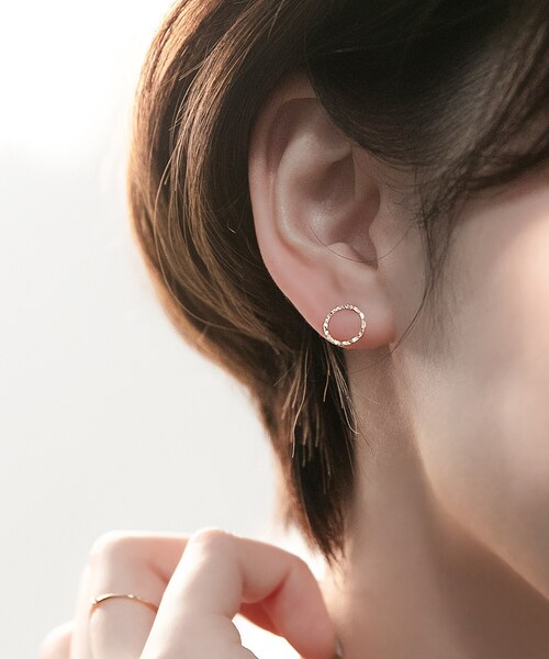 Phoebe（フィービィー）の「【K10】シャイニーサークルピアス/BOXつき（ピアス（両耳用）・レディース・ゴールド・FREE）」の9枚目の写真