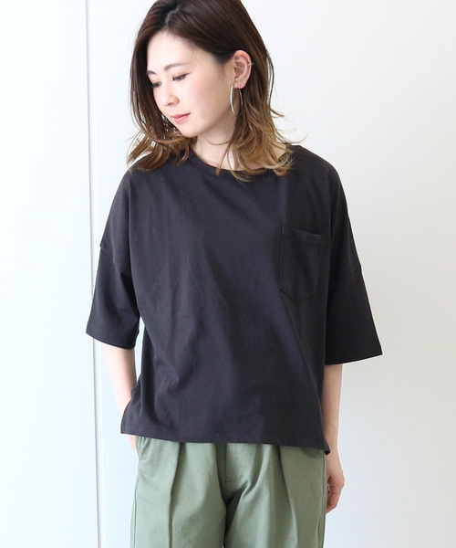 AMERICAN HOLIC(アメリカンホリック)の「ポケット付Tシャツ*(Tシャツ/カットソー・レディース・オフホワイト/ブルー/ピンク/チャコールグレー・FREE)」の2枚目の写真