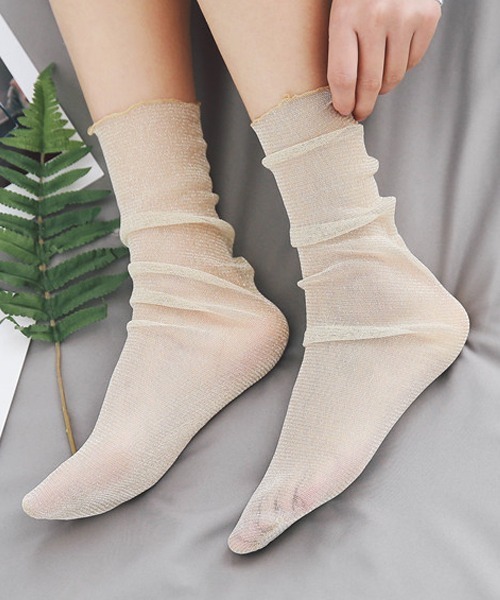 Fun & Daily（ファンアンドデイリー）の「F&D : ラメチュールソックス（ソックス/靴下・レディース・ブラック/グレー/ピンク/ワインレッド/パープル/ベージュ・FREE）」の3枚目の写真