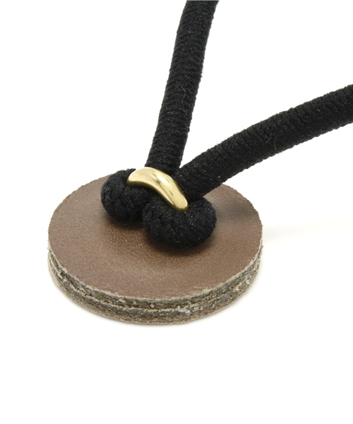 IL BISONTE(イルビゾンテ)の「IL BISONTE / ORIGINAL LEATHER / HAIR ACCESSORY(ヘアゴム・レディース・グレー/ナチュラル/ダークブラウン/ライトブラウン/レッド/ブラック/ホワイト/ネイビー/オレンジ/グリーン/オリーブ/レンガ・FREE)」の15枚目の写真