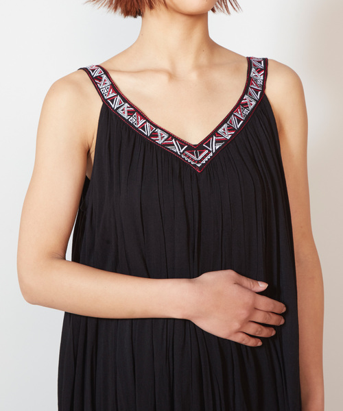 チャイハネ（チャイハネ）の「【チャイハネ】エスニック刺繍キャミワンピース（ワンピース・レディース・ブラック/ライトブルー/オレンジ/ホワイト・FREE）」の11枚目の写真