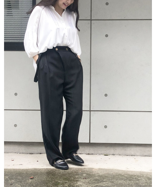 TEVALT(ヴァレット)の「サスペンダー付きタックワイドパンツ(その他パンツ・レディース・ブラック/ベージュ・38)」の14枚目の写真