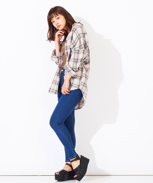 WEGO(ウィゴー)の「WEGO/デイリーハイウエストスキニーパンツ(デニムパンツ・レディース・ダークインディゴブルー/ブラック/インディゴブルー・LARGE/X-SMALL/SMALL/MEDIUM)」の5枚目の写真