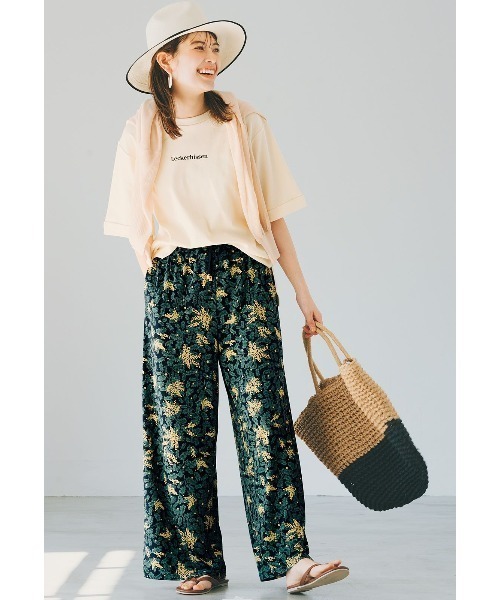 リブ イン コンフォート 伸び伸びカットソー素材がうれしい 華やかプリントパンツ