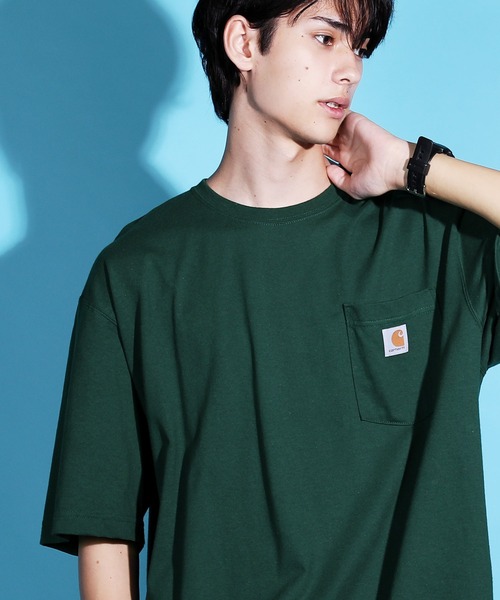 Carhartt（カーハート）の「carhartt/カーハート Workwear ビッグシルエット ポケット半袖 ロゴ Tシャツ ワッペン トップス（Tシャツ/カットソー・メンズ・エメラルドブルー/ブラック/ダークブラウン/ベージュ/ネイビー/グリーン/ヘザーグレー/バーガンディー/ヘザーチャコール/コバルトブルー/グレイッシュブルー/グリーン系その他/ホワイト/レッド系その他/グリーン系その他3/ピンク系その他2/オレンジ系その他/ブルー系その他/ブラウン系その他/ピンク系その他/ブルー系その他2/グリーン系その他2/イエロー系その他/オレンジ/ブルー系その他3/ブルー系その他4/レッド系その他2/グリーン系その他4/ライトイエロー/テラコッタ/ブルー系その他5/イエロー系その他2/グリーン系その他5/レッド系その他3/オレンジ系その他2/ブルー系その他6・SMALL/MEDIUM/LARGE/X-LARGE/XX-LARGE）」の9枚目の写真