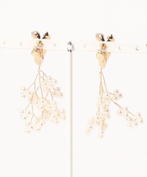 apres jour（アプレジュール）の「【apres jour × ARIAZ】コエダフラワーパールイヤリング（イヤリング・レディース・ゴールド・FREE）」の2枚目の写真