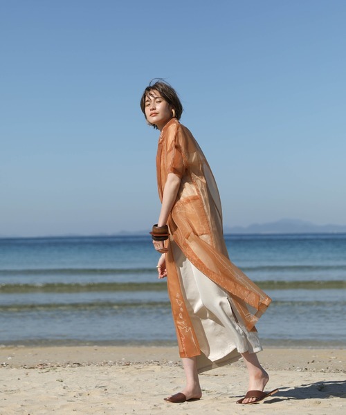 select MOCA(セレクトモカ)の「2020 S/S サテンライクキャミワンピース/バックギャザーサイドスリットロングワンピース(ワンピース・レディース・ライトグリーン/ライトベージュ・FREE)」の14枚目の写真