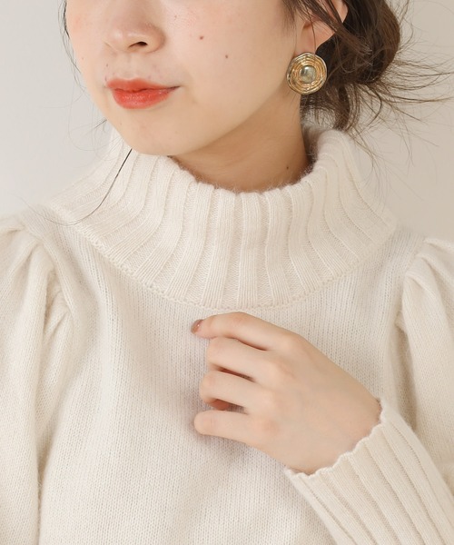 Chico(チコ)の「ハイネックパワショルフォックスニット(ニット/セーター・レディース・アイボリー/カーキ/パープル/ピンクベージュ・FREE)」の7枚目の写真