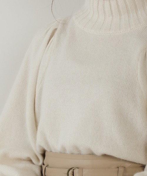 Chico(チコ)の「ハイネックパワショルフォックスニット(ニット/セーター・レディース・アイボリー/カーキ/パープル/ピンクベージュ・FREE)」の11枚目の写真