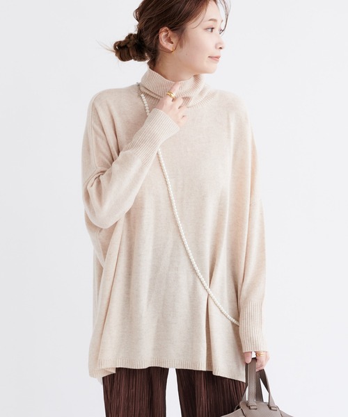 DouDou(ドゥドゥ)の「ウールカシミヤワイドタートル(ニット/セーター・レディース・ベージュ/オフホワイト/オレンジ・FREE)」の2枚目の写真