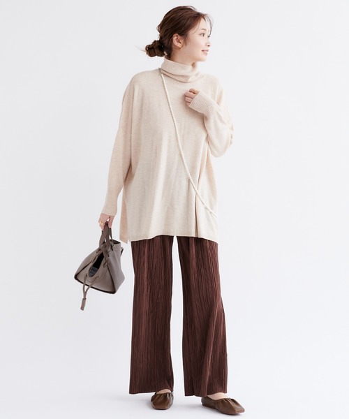 DouDou(ドゥドゥ)の「ウールカシミヤワイドタートル(ニット/セーター・レディース・ベージュ/オフホワイト/オレンジ・FREE)」の11枚目の写真