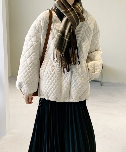 aimoha(アイモハ)の「中綿 キルティングノーカラージャケット (AW) (LV)(ノーカラージャケット・レディース・ホワイト/ブラック/ピンク/ブルー/ライトグリーン/ブラウン/グレー/パープル系その他/グリーン系その他/マスタード/グレー系その他/グリーン/ベージュ・SMALL/MEDIUM/LARGE)」の19枚目の写真