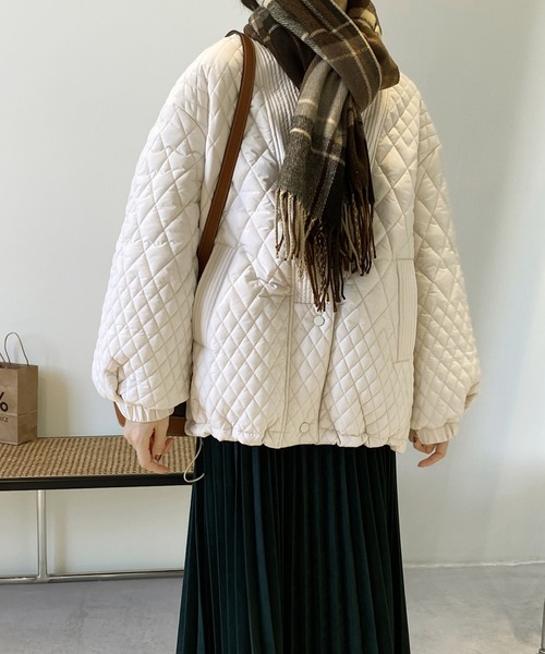 aimoha(アイモハ)の「中綿 キルティングノーカラージャケット (AW) (LV)(ノーカラージャケット・レディース・ホワイト/ブラック/ピンク/ブルー/ライトグリーン/ブラウン/グレー/パープル系その他/グリーン系その他/マスタード/グレー系その他/グリーン/ベージュ・SMALL/MEDIUM/LARGE)」の21枚目の写真