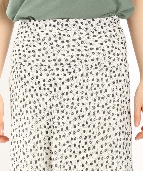 LOWRYS FARM（ローリーズファーム）の「フラワードット／フレアスカート　940526（スカート・レディース・ブラック/オフホワイト/オレンジ/グリーン・FREE）」の7枚目の写真