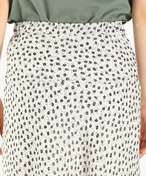 LOWRYS FARM（ローリーズファーム）の「フラワードット／フレアスカート　940526（スカート・レディース・ブラック/オフホワイト/オレンジ/グリーン・FREE）」の8枚目の写真