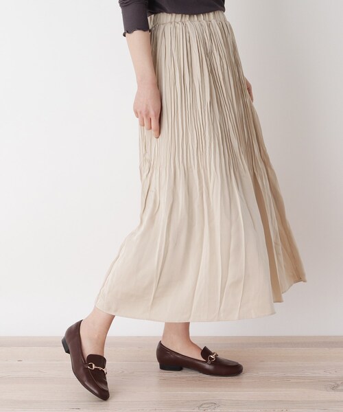 pink adobe(ピンクアドベ)の「◆【M-LL】サテンプリーツ スカート(スカート・レディース・チャコールグレー/イエロー/サンドベージュ/ライトベージュ・40/38/42)」の3枚目の写真