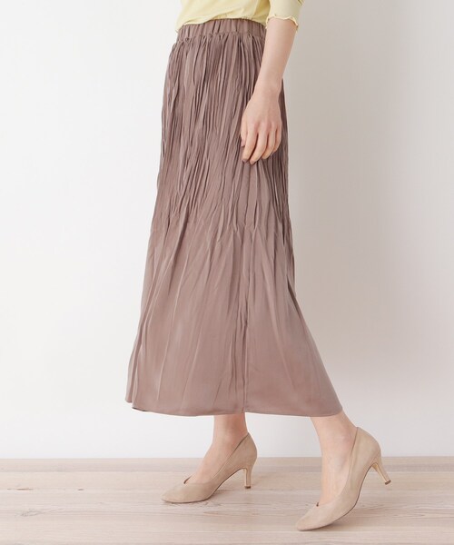 pink adobe(ピンクアドベ)の「◆【M-LL】サテンプリーツ スカート(スカート・レディース・チャコールグレー/イエロー/サンドベージュ/ライトベージュ・40/38/42)」の1枚目の写真