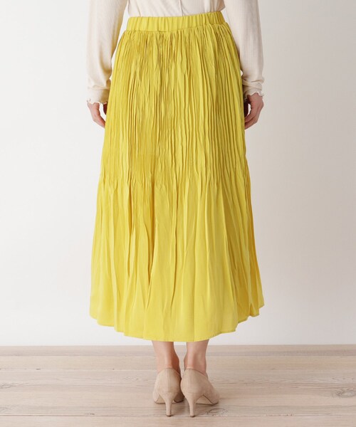 pink adobe(ピンクアドベ)の「◆【M-LL】サテンプリーツ スカート(スカート・レディース・チャコールグレー/イエロー/サンドベージュ/ライトベージュ・40/38/42)」の7枚目の写真
