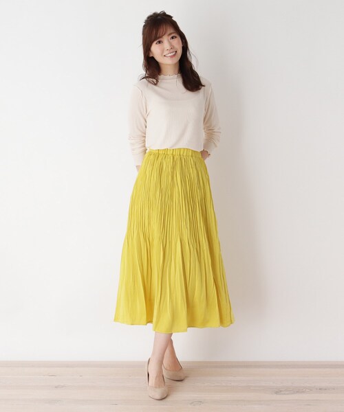 pink adobe(ピンクアドベ)の「◆【M-LL】サテンプリーツ スカート(スカート・レディース・チャコールグレー/イエロー/サンドベージュ/ライトベージュ・40/38/42)」の6枚目の写真