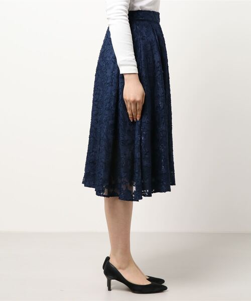 MEW'S REFINED CLOTHES（ミューズリファインドクローズ）の「シアージャガードタックフレアスカート（スカート・レディース・ホワイト/ライトグリーン/ライトブルー・MEDIUM）」の4枚目の写真