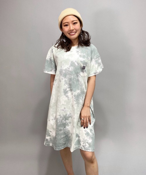 ROXY（ロキシー）の「ROXY/ロキシー   タイダイ柄Ｔシャツワンピース   RDR212021（ワンピース・レディース・ブルー/カーキ/パープル・S/M）」の2枚目の写真