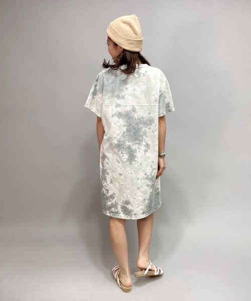 ROXY（ロキシー）の「ROXY/ロキシー   タイダイ柄Ｔシャツワンピース   RDR212021（ワンピース・レディース・ブルー/カーキ/パープル・S/M）」の9枚目の写真