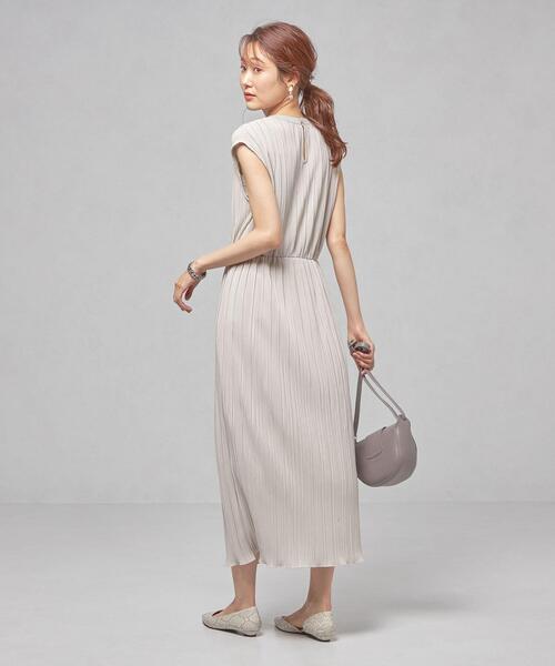 closet story（クローゼットストーリー）の「＜closet story（クローゼットストーリー）＞カットプリーツ ワンピース -手洗い可能-（ワンピース・レディース・ライトグレー/ブラック・FREE）」の12枚目の写真