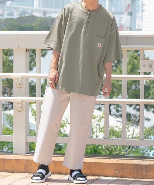 PairPair（ペアペア）の「ピスネーム付きヘンリーネックTシャツ（ユニセックス）（Tシャツ/カットソー・レディース・カーキ/ピンク/スミクロ/グレイッシュベージュ・MEDIUM/LARGE）」の17枚目の写真