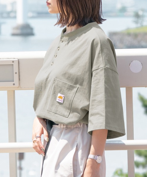 PairPair（ペアペア）の「ピスネーム付きヘンリーネックTシャツ（ユニセックス）（Tシャツ/カットソー・レディース・カーキ/ピンク/スミクロ/グレイッシュベージュ・MEDIUM/LARGE）」の15枚目の写真