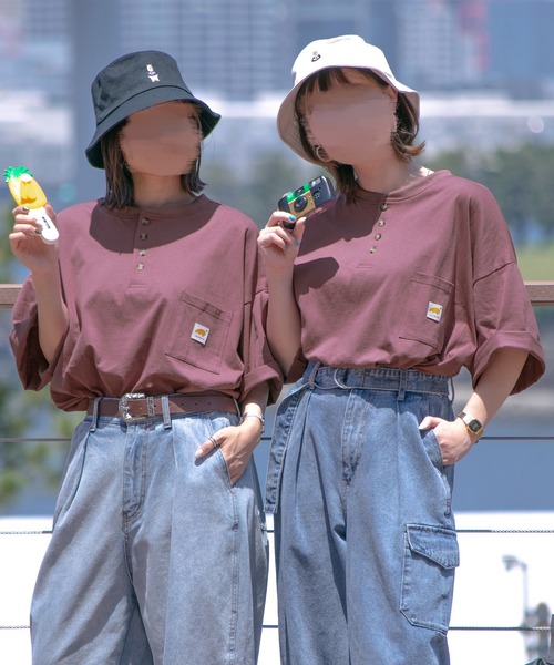 PairPair（ペアペア）の「ピスネーム付きヘンリーネックTシャツ（ユニセックス）（Tシャツ/カットソー・レディース・カーキ/ピンク/スミクロ/グレイッシュベージュ・MEDIUM/LARGE）」の22枚目の写真