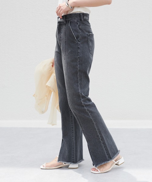 DISCOAT（ディスコート）の「リメイク風デニムセミフレアパンツ（デニムパンツ・レディース・ブラック/ブルー・MEDIUM/LARGE）」の7枚目の写真