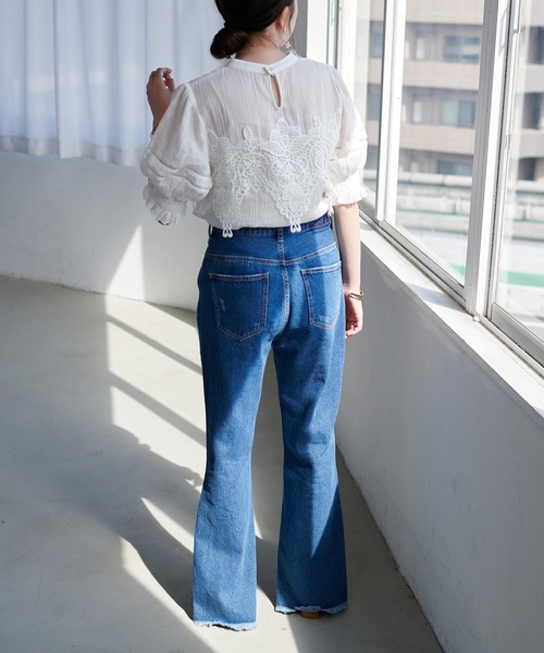 DISCOAT（ディスコート）の「リメイク風デニムセミフレアパンツ（デニムパンツ・レディース・ブラック/ブルー・MEDIUM/LARGE）」の15枚目の写真