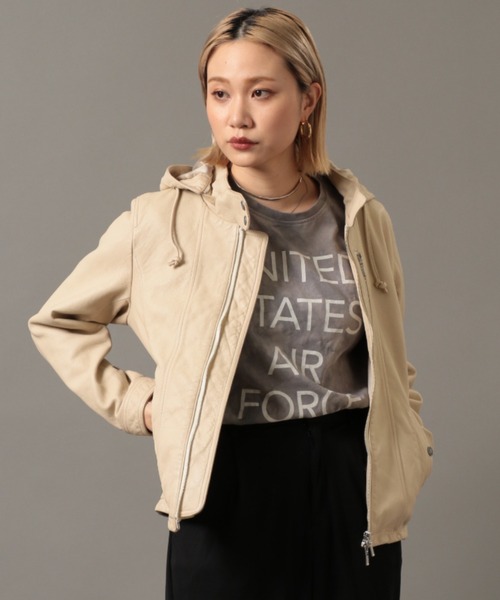 AVIREX(アヴィレックス)の「スタンドジップレザージャケット/ STAND ZIP LEATHER JACKET(ライダースジャケット・レディース・ブラック/ライトベージュ・SMALL/MEDIUM/LARGE)」の14枚目の写真