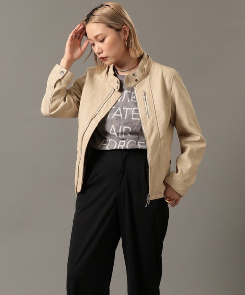 AVIREX(アヴィレックス)の「スタンドジップレザージャケット/ STAND ZIP LEATHER JACKET(ライダースジャケット・レディース・ブラック/ライトベージュ・SMALL/MEDIUM/LARGE)」の3枚目の写真