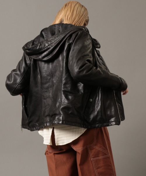 AVIREX(アヴィレックス)の「スタンドジップレザージャケット/ STAND ZIP LEATHER JACKET(ライダースジャケット・レディース・ブラック/ライトベージュ・SMALL/MEDIUM/LARGE)」の16枚目の写真