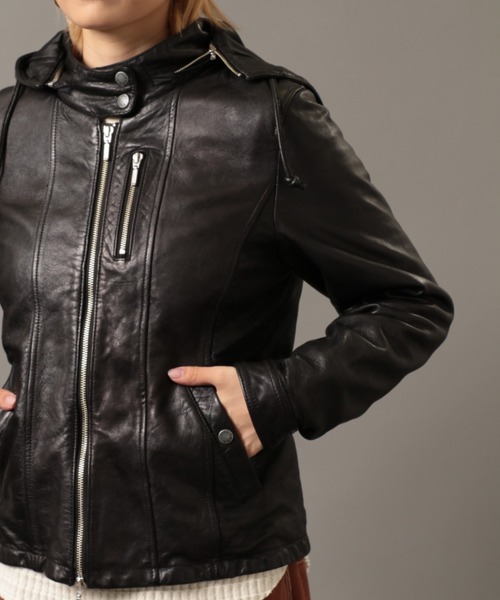 AVIREX(アヴィレックス)の「スタンドジップレザージャケット/ STAND ZIP LEATHER JACKET(ライダースジャケット・レディース・ブラック/ライトベージュ・SMALL/MEDIUM/LARGE)」の15枚目の写真
