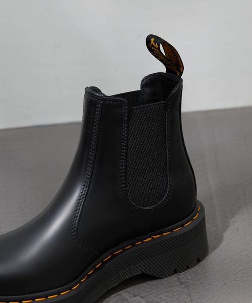 Dr. Martens（ドクターマーチン）の「【Dr.Martens /ドクターマーチン】2976 CHELSEA BOOTS チェルシー厚底ブーツ　サイドゴアブーツ（ブーツ・レディース・ホワイト/ブラック・4/6/5）」の3枚目の写真