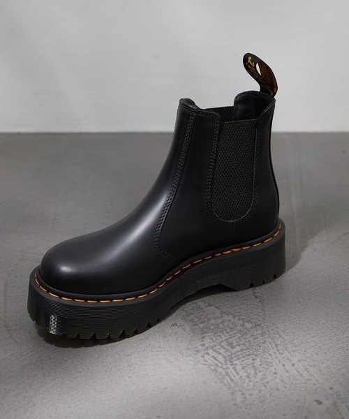 Dr. Martens（ドクターマーチン）の「【Dr.Martens /ドクターマーチン】2976 CHELSEA BOOTS チェルシー厚底ブーツ　サイドゴアブーツ（ブーツ・レディース・ホワイト/ブラック・4/6/5）」の9枚目の写真